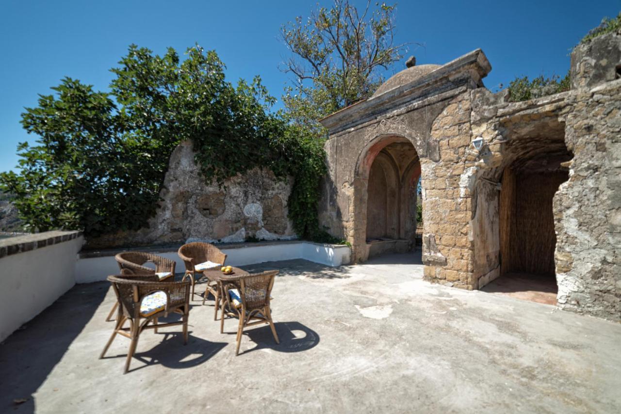 La Poetica in Villa Eldorado Procida Exterior foto